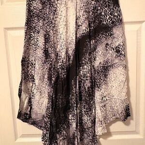 Chic Asymmetrical Skirt in Black and White